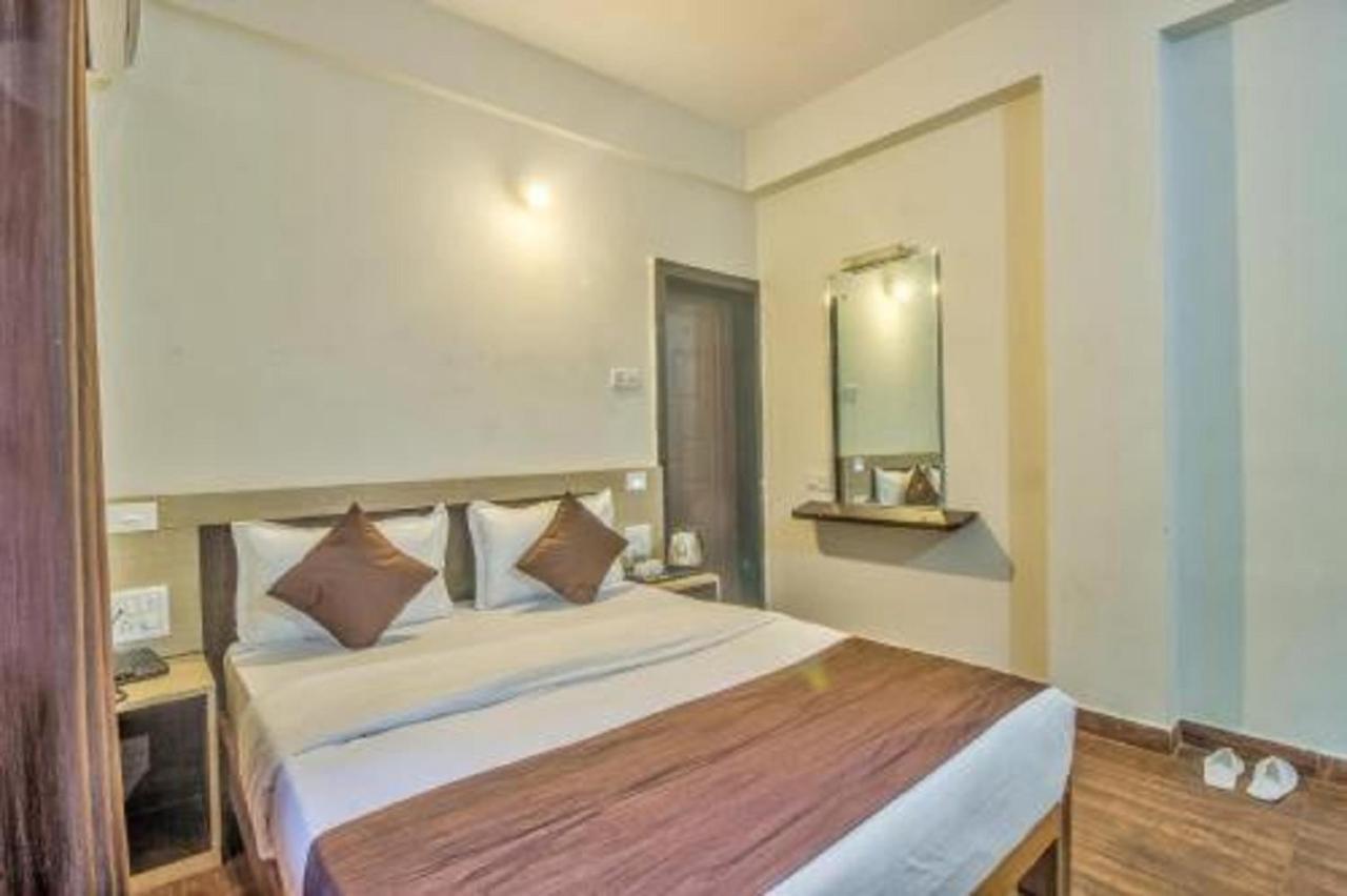Baga Beach Paradise Hotel Exterior foto